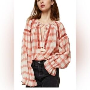 Free People HONEY GROVE Plaid Long Sleeve
Front Tie Peasant Top - Small
